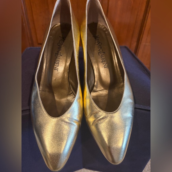 Yves Saint Laurent Shimmering Gold Kitten Heels w/Box - Picture 5 of 8